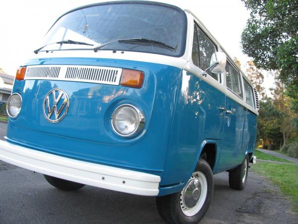 1974 VW Kombi respyaed and rebuilt 1974 VW Kombi respyaed and rebuilt