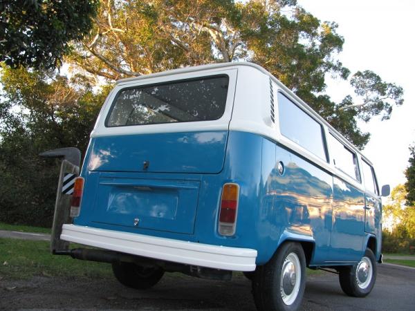 1974 VW Kombi respyaed and rebuilt 1974 VW Kombi respyaed and rebuilt